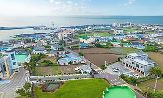 Jeju Nuecurry Pension