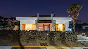 Jeju Nuecurry Pension