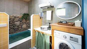 Jeju Nuecurry Pension