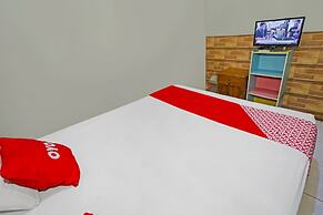 OYO 92469 Hotel Sahabat