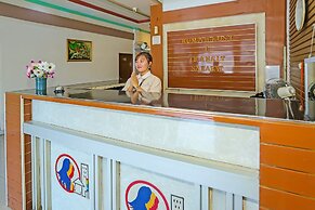 OYO 92469 Hotel Sahabat