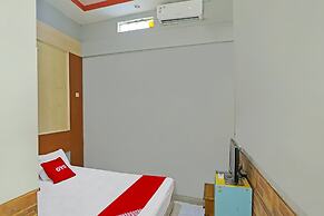 OYO 92469 Hotel Sahabat