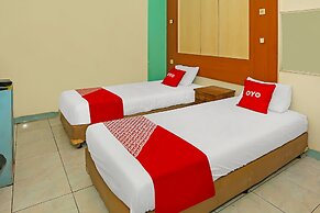 OYO 92469 Hotel Sahabat
