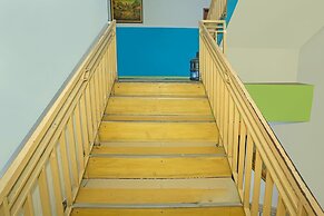 OYO 92469 Hotel Sahabat