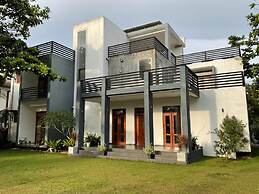 Spacious Stand-alone 2-bed Villa in Galle