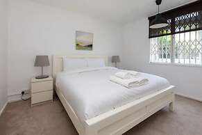 Spacious & Welcoming 4BD House - Kennington
