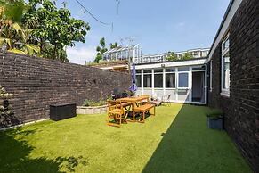 Spacious & Welcoming 4BD House - Kennington