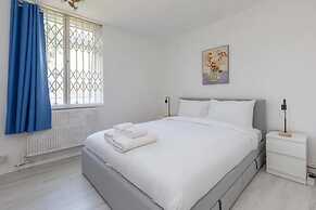 Spacious & Welcoming 4BD House - Kennington