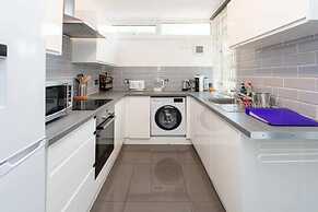 Spacious & Welcoming 4BD House - Kennington