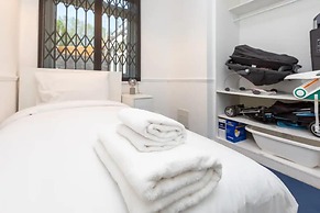 Spacious & Welcoming 4BD House - Kennington