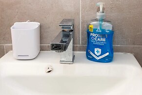 Spacious & Welcoming 4BD House - Kennington