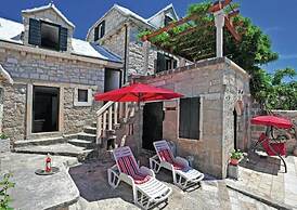 Mari 1 - With Pool - H