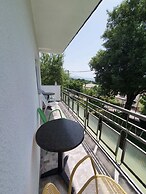 Rose - Central With Large Terrace and BBQ - A1