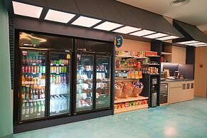 GO Hotel Chonburi at Central Chonburi