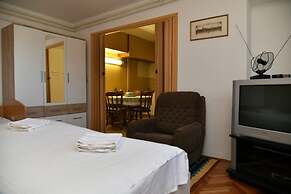 Val - 300 m to the Beach - SA1