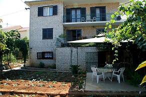 Val - 300 m to the Beach - SA1