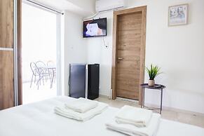 Spacious 2 level Brand New apt GTD3194