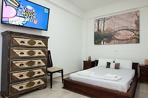 Spacious 2 level Brand New apt GTD3194