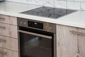 Spacious 2 level Brand New apt GTD3194