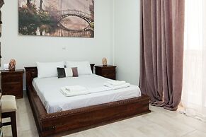 Spacious 2 level Brand New apt GTD3194