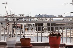 Spacious 2 level Brand New apt GTD3194