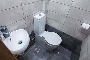 Spacious 2 level Brand New apt GTD3194