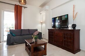 Spacious 2 level Brand New apt GTD3194