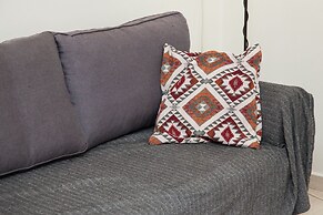 Spacious 2 level Brand New apt GTD3194