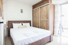 Spacious 2 level Brand New apt GTD3194