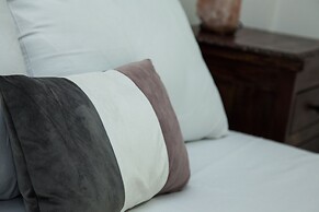 Spacious 2 level Brand New apt GTD3194