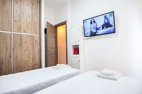 Spacious 2 level Brand New apt GTD3194