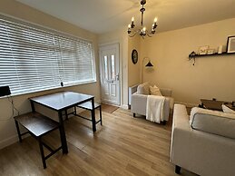 Charming 2-bed Apartment in Danbury, Essex