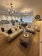 Charming 2-bed Apartment in Danbury, Essex