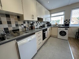 Charming 2-bed Apartment in Danbury, Essex