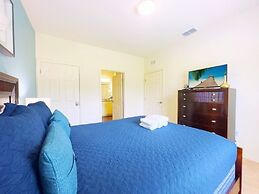 Disney Vacation Beautiful 4 Bd Home 4 Bedroom Home by RedAwning