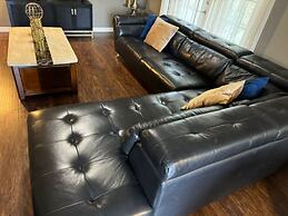 Disney Vacation Beautiful 4 Bd Home 4 Bedroom Home by RedAwning