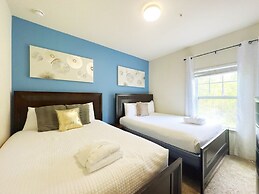 Disney Vacation Beautiful 4 Bd Home 4 Bedroom Home by RedAwning