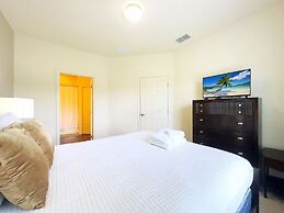 Disney Vacation Beautiful 4 Bd Home 4 Bedroom Home by RedAwning