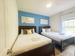 Disney Vacation Beautiful 4 Bd Home 4 Bedroom Home by RedAwning