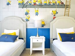 Disney Vacation Beautiful 4 Bd Home 4 Bedroom Home by RedAwning