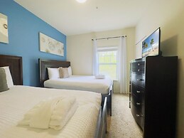 Disney Vacation Beautiful 4 Bd Home 4 Bedroom Home by RedAwning