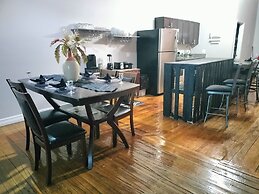 Downtown Detroit Loft - Fully equipped & Absolutely Gorgeous theme by 