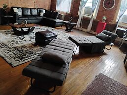 Downtown Detroit Loft - Fully equipped & Absolutely Gorgeous theme by 