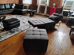 Downtown Detroit Loft - Fully equipped & Absolutely Gorgeous theme by 
