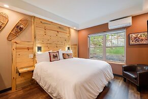 Solitude Moose Room 102 - Estes Park 1 Bedroom Studio by Redawning