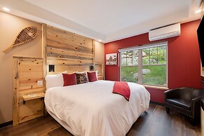 Solitude Elk Room 101 - Estes Park 1 Bedroom Studio by RedAwning