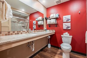 Solitude Elk Room 101 - Estes Park 1 Bedroom Studio by RedAwning