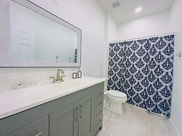 Luxury 4bd Home Near Disney W/pool 4 Bedroom Home by RedAwning