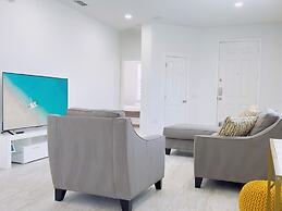 Luxury 4bd Home Near Disney W/pool 4 Bedroom Home by RedAwning