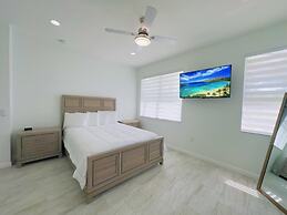 Luxury 4bd Home Near Disney W/pool 4 Bedroom Home by RedAwning